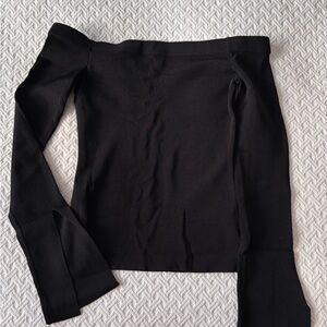 Aritizia little moon Off-Shoulder Black Top